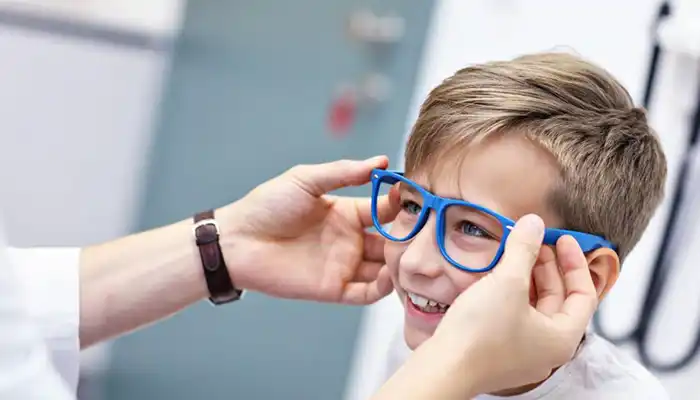 مشاكل رؤية الطفل - هل تعيق مهامه المدرسية؟